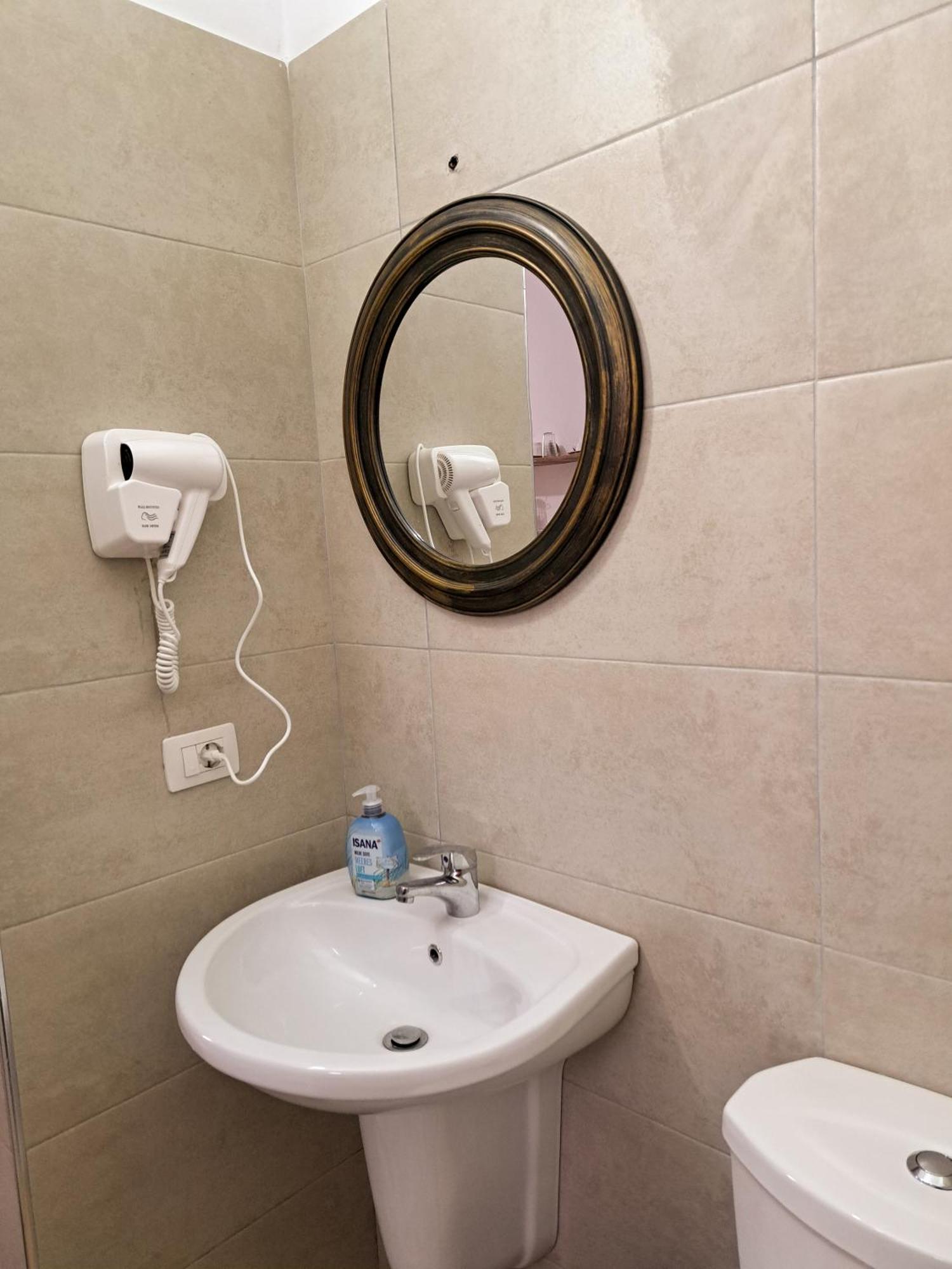 Troi Beach House Vlorë Quarto foto